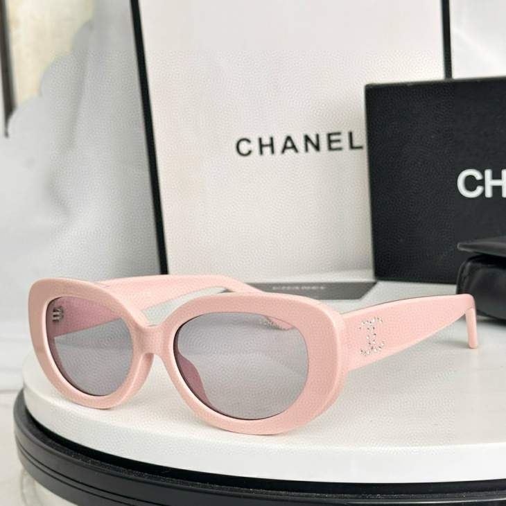 Picture of Chanel Sunglasses _SKUfw77817604fw